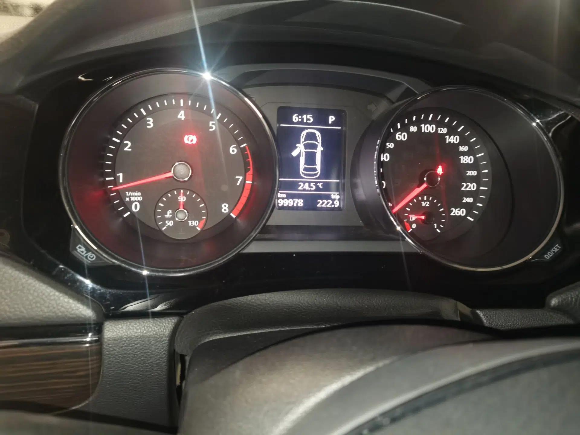 Volkswagen Sagitar 2017 230TSI Automatic Luxury Edition — миниатюра 12