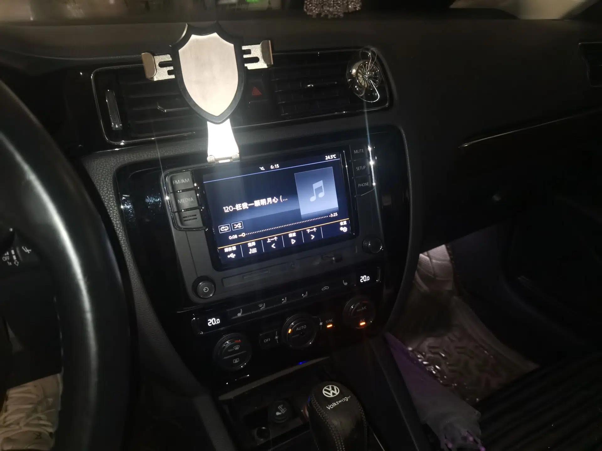 Volkswagen Sagitar 2017 230TSI Automatic Luxury Edition — миниатюра 13