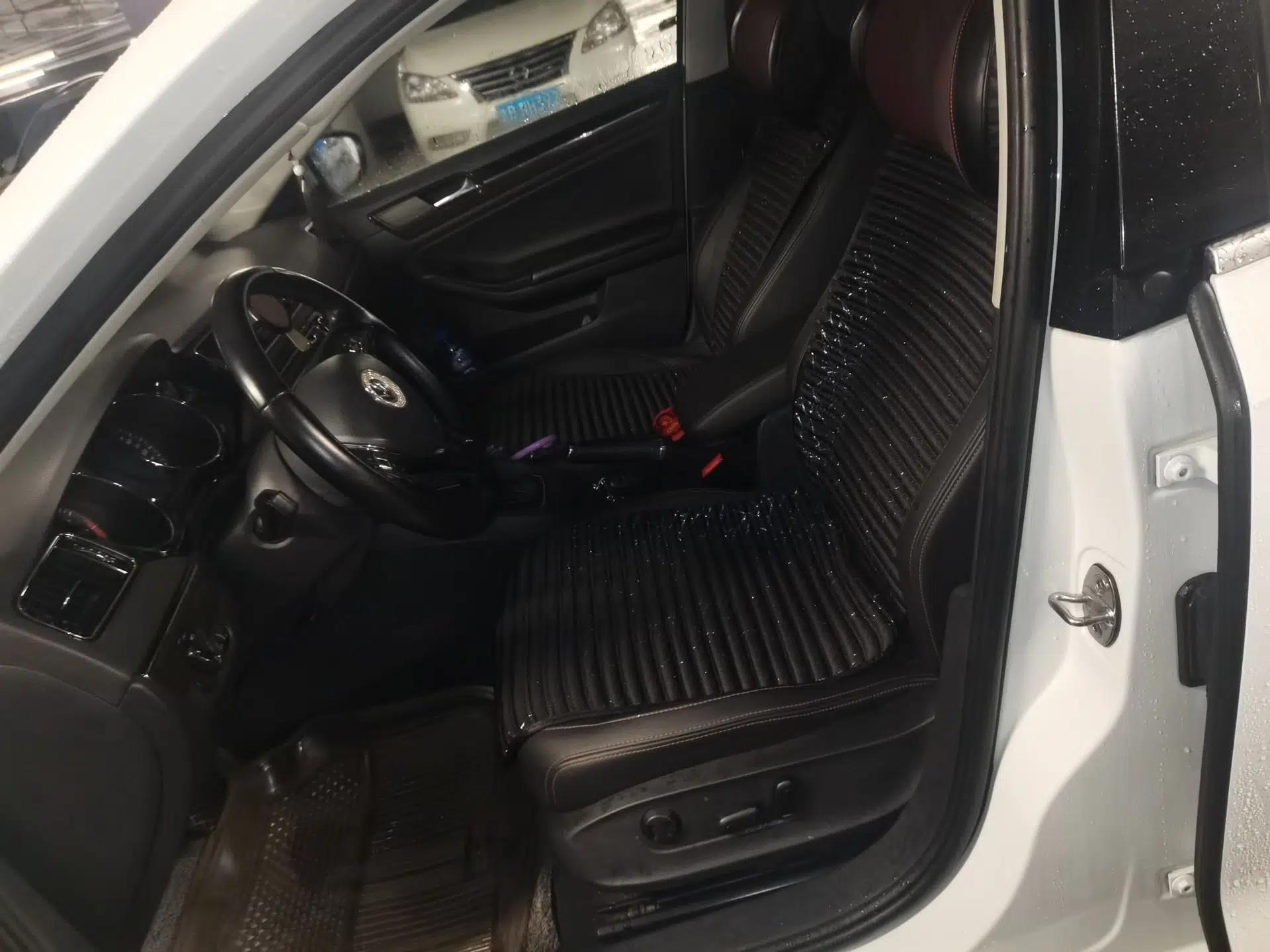 Volkswagen Sagitar 2017 230TSI Automatic Luxury Edition — миниатюра 15
