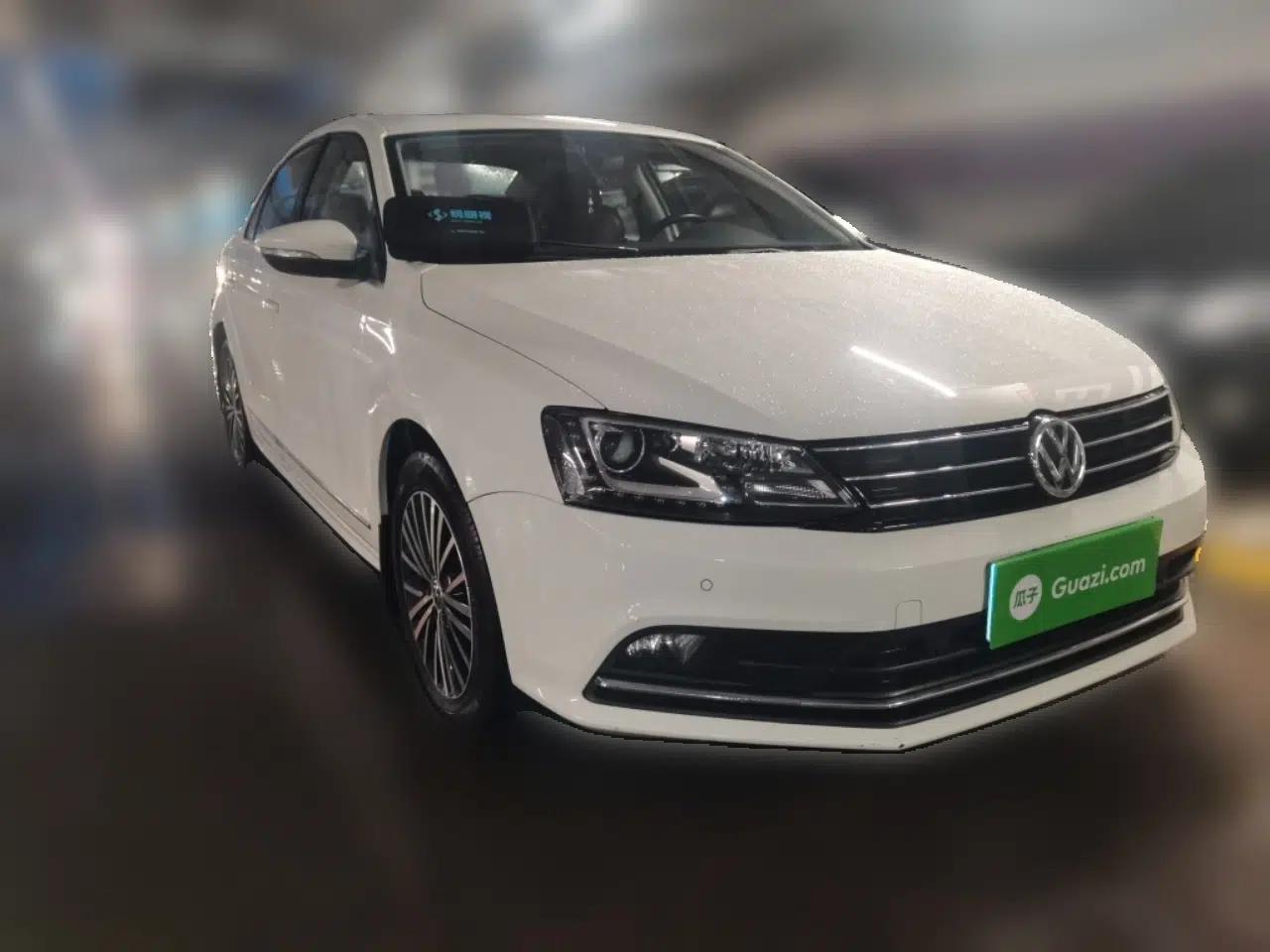 Volkswagen Sagitar 2017 230TSI Automatic Luxury Edition — миниатюра 3