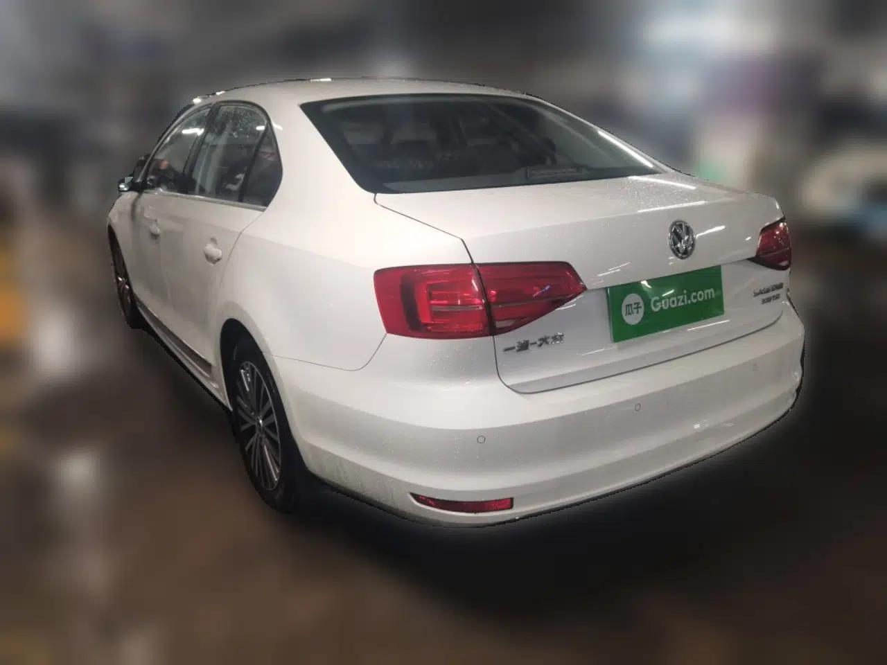 Volkswagen Sagitar 2017 230TSI Automatic Luxury Edition — миниатюра 4