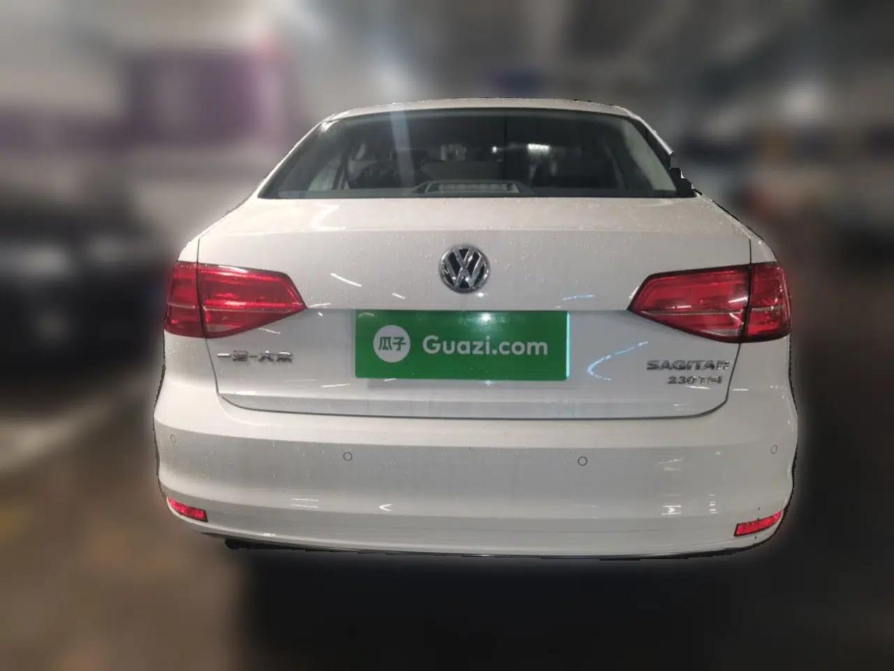 Volkswagen Sagitar 2017 230TSI Automatic Luxury Edition — миниатюра 5