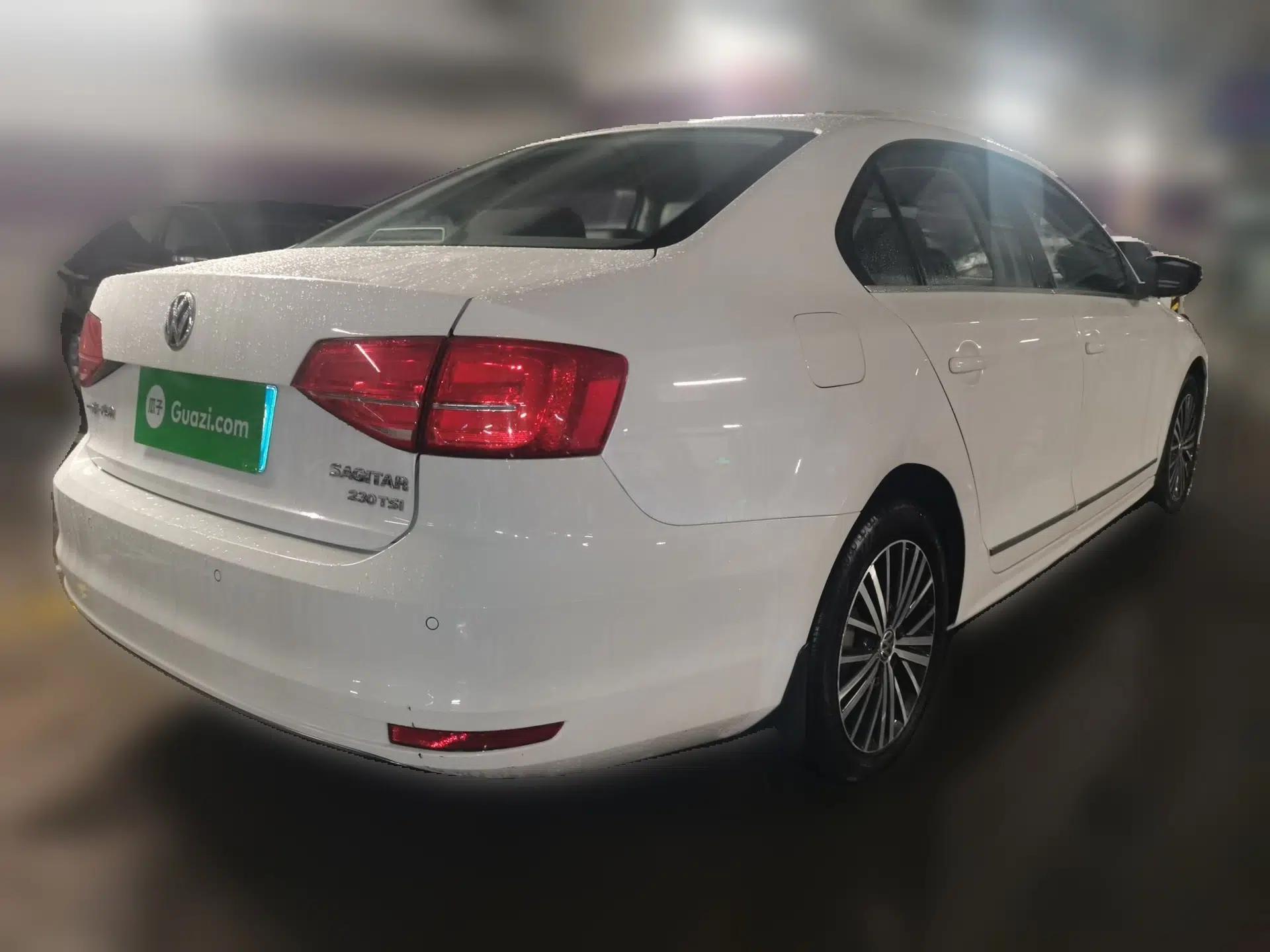 Volkswagen Sagitar 2017 230TSI Automatic Luxury Edition — миниатюра 6