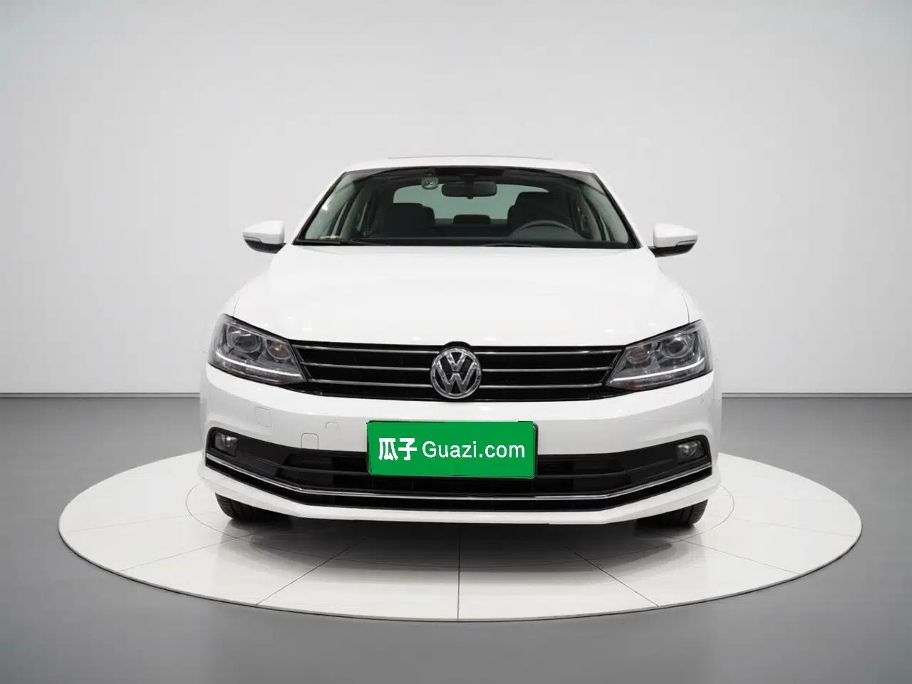 Volkswagen Sagitar 2017 1.6L Automatic Comfort Model — миниатюра 2