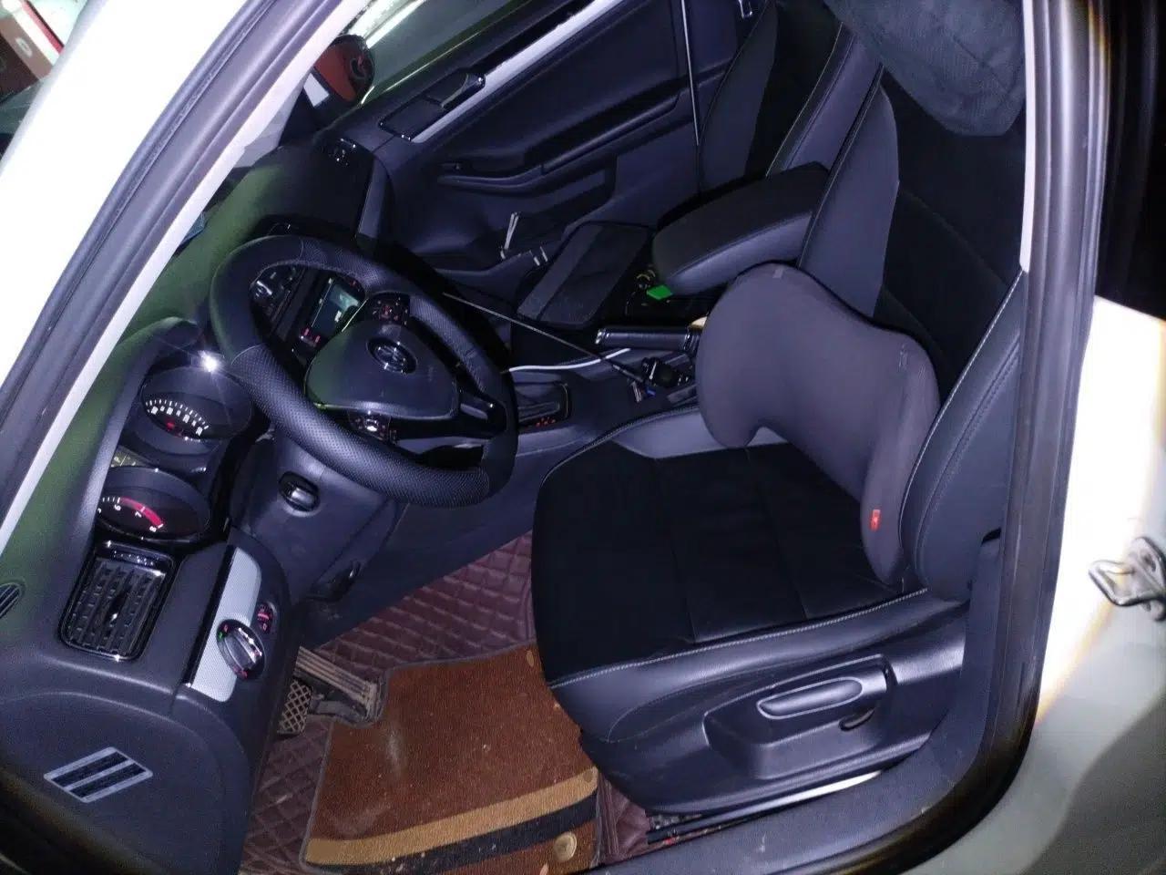 Volkswagen Sagitar 2017 1.6L Automatic Comfort Model — миниатюра 14