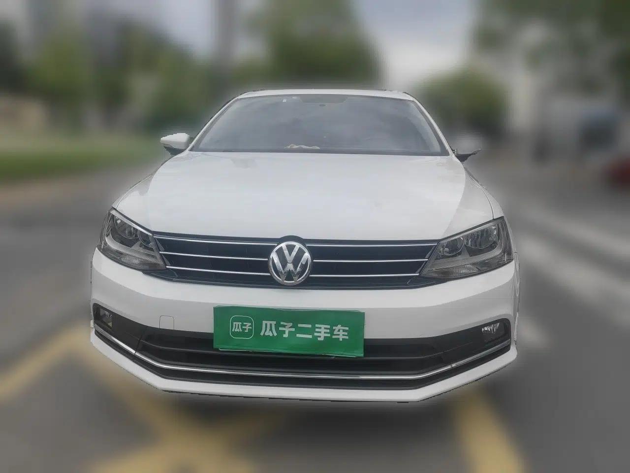 Volkswagen Sagitar 2017 1.6L Automatic Comfort Model — миниатюра 2