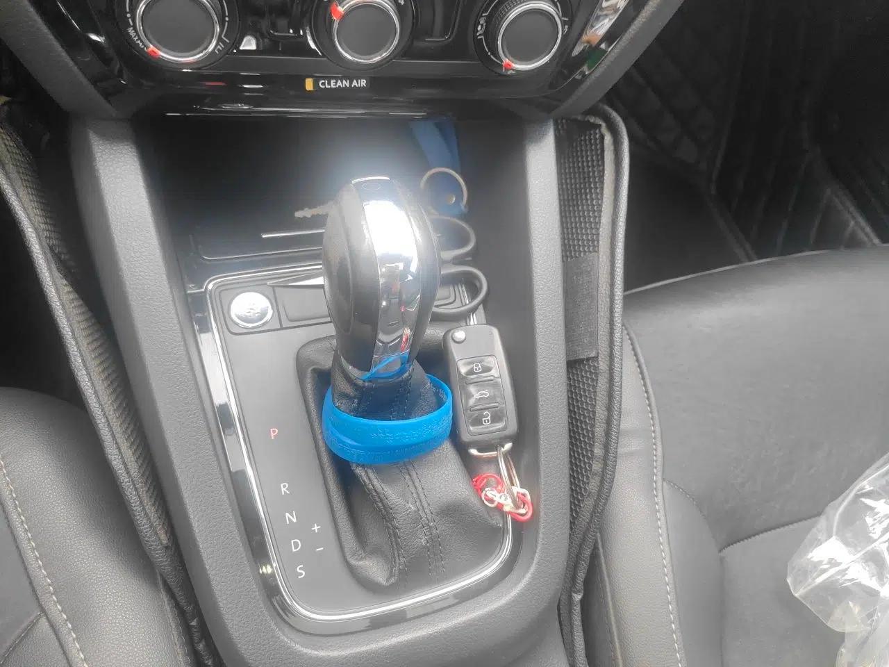 Volkswagen Sagitar 2017 1.6L Automatic Comfort Model — миниатюра 14