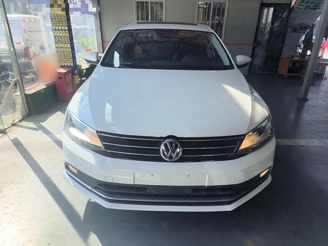 Volkswagen Sagitar 2017 1.6L Automatic Comfort Model — миниатюра 2