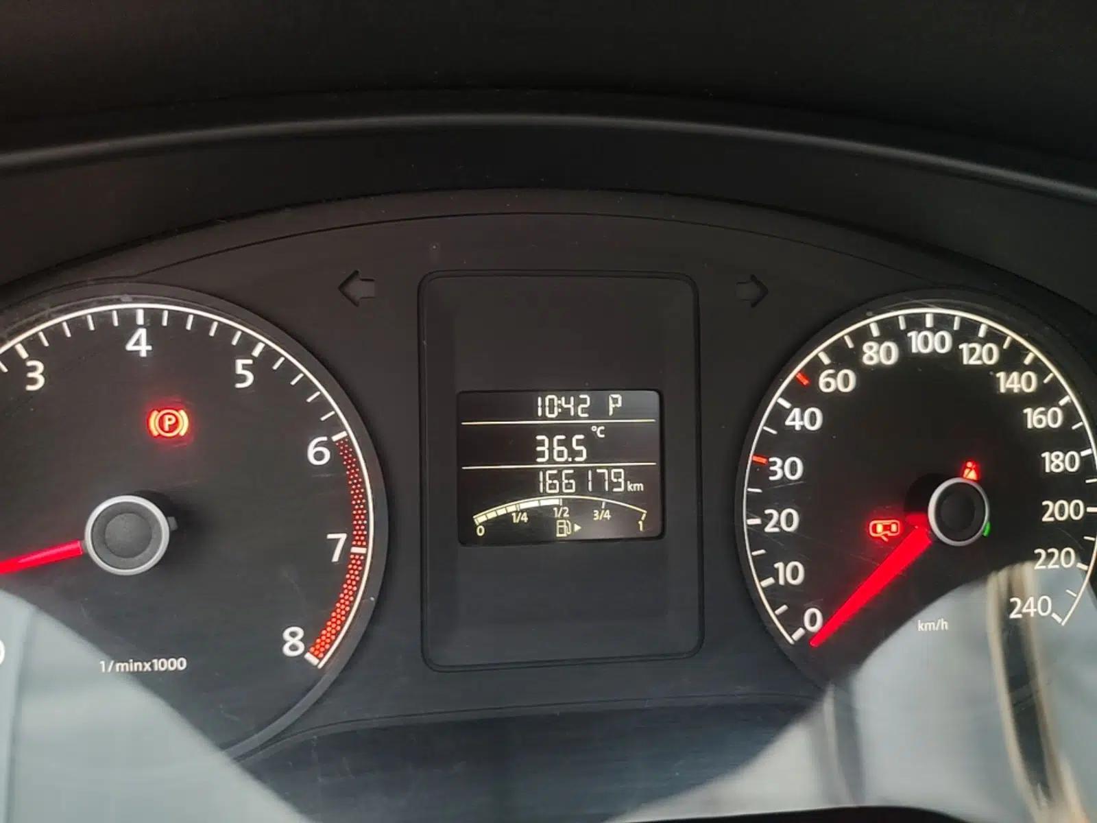 Volkswagen Sagitar 2014 Revised Version 1.6L Automatic Comfort Edition — миниатюра 14