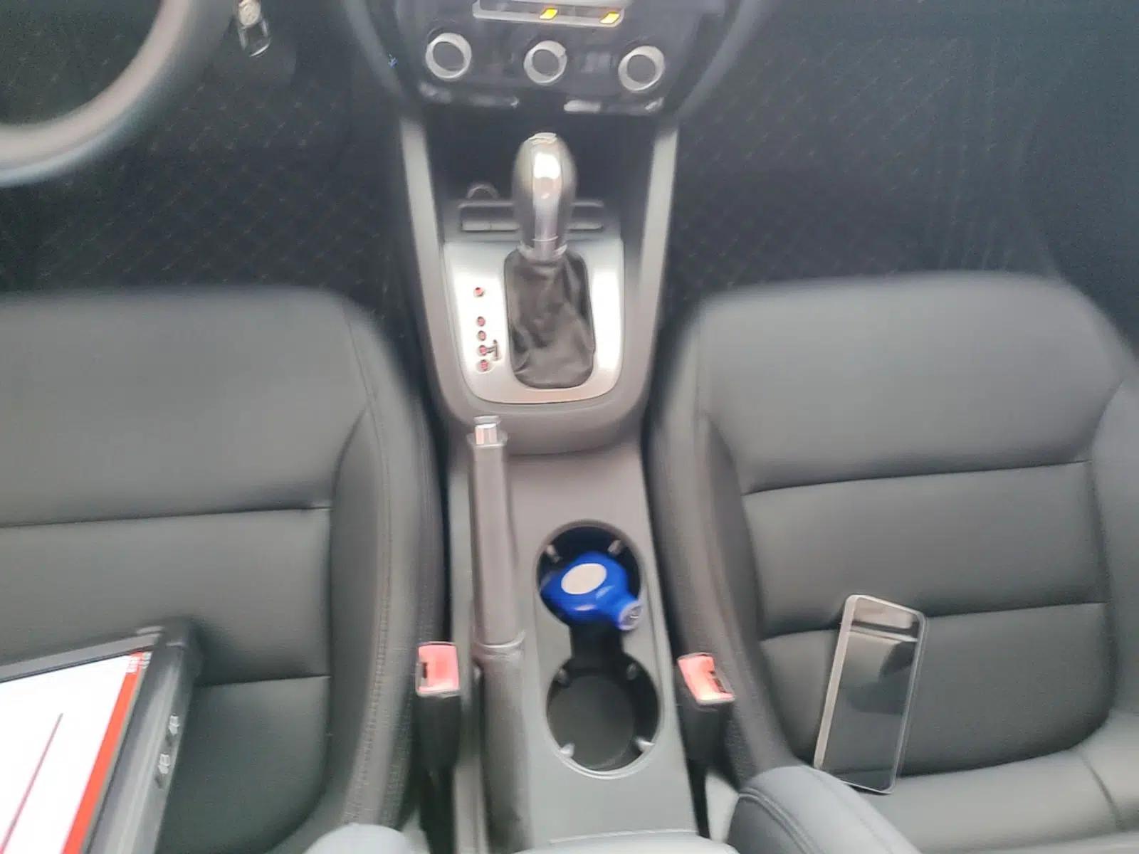 Volkswagen Sagitar 2014 Revised Version 1.6L Automatic Comfort Edition — миниатюра 16