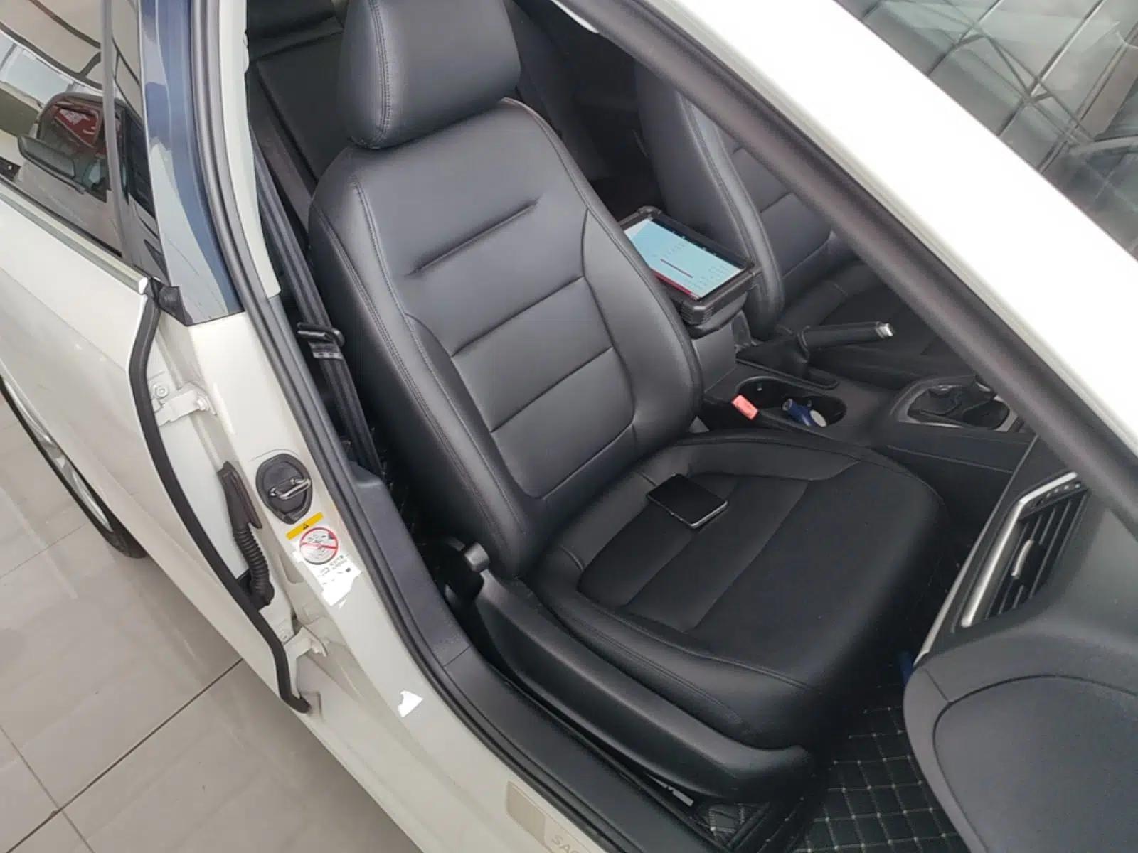 Volkswagen Sagitar 2014 Revised Version 1.6L Automatic Comfort Edition — миниатюра 19