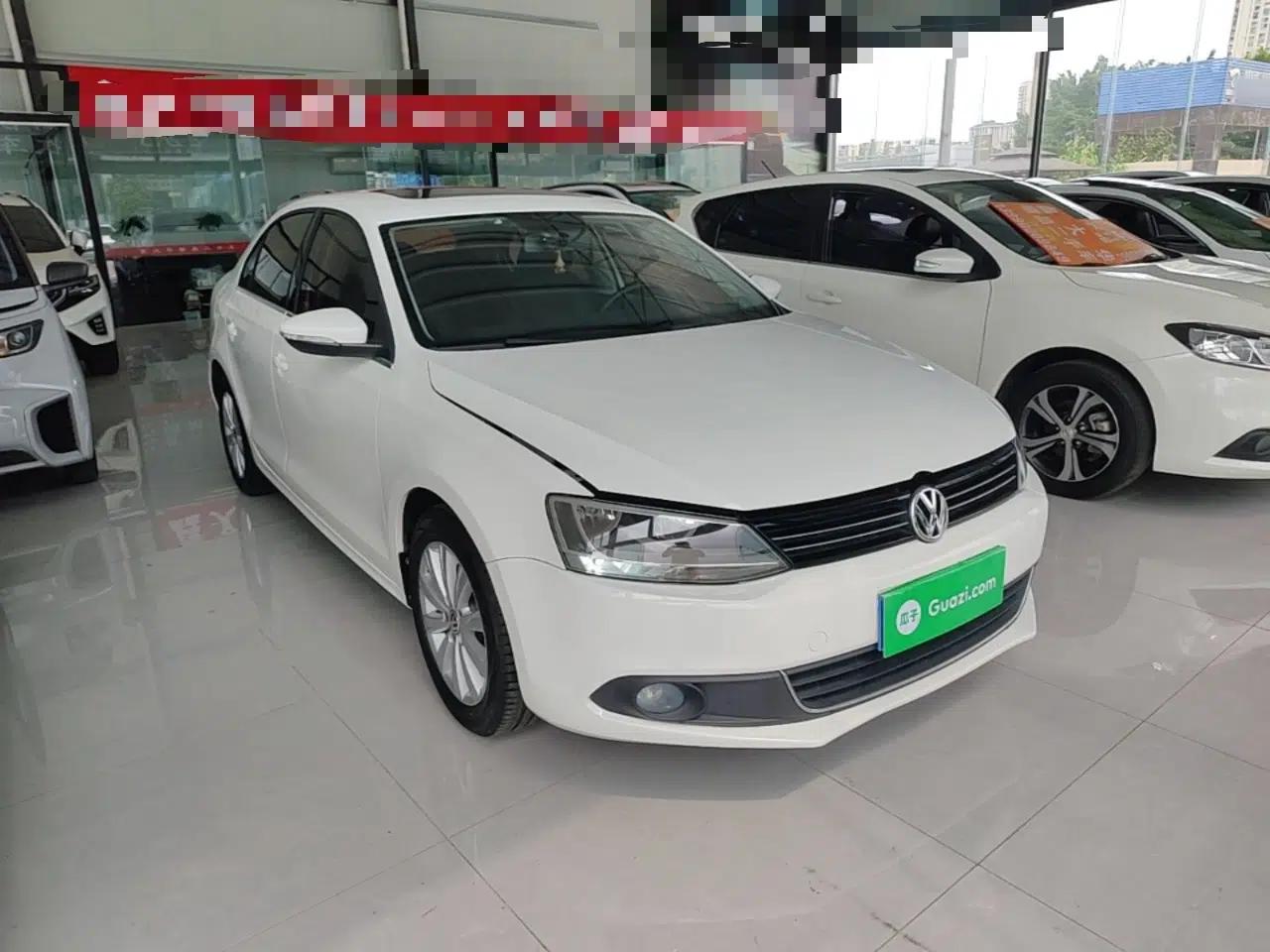 Volkswagen Sagitar 2014 Revised Version 1.6L Automatic Comfort Edition — миниатюра 3