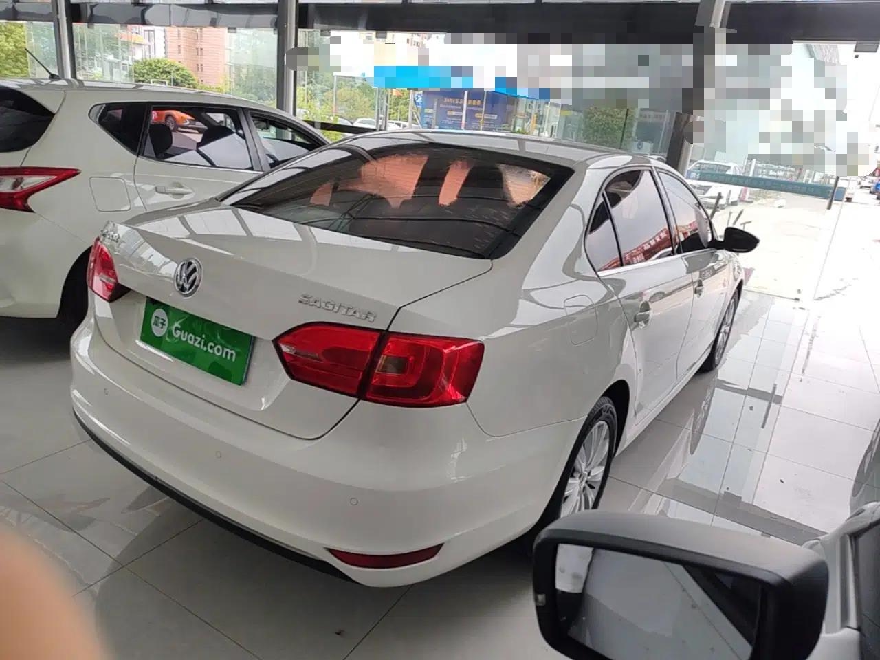 Volkswagen Sagitar 2014 Revised Version 1.6L Automatic Comfort Edition — миниатюра 6