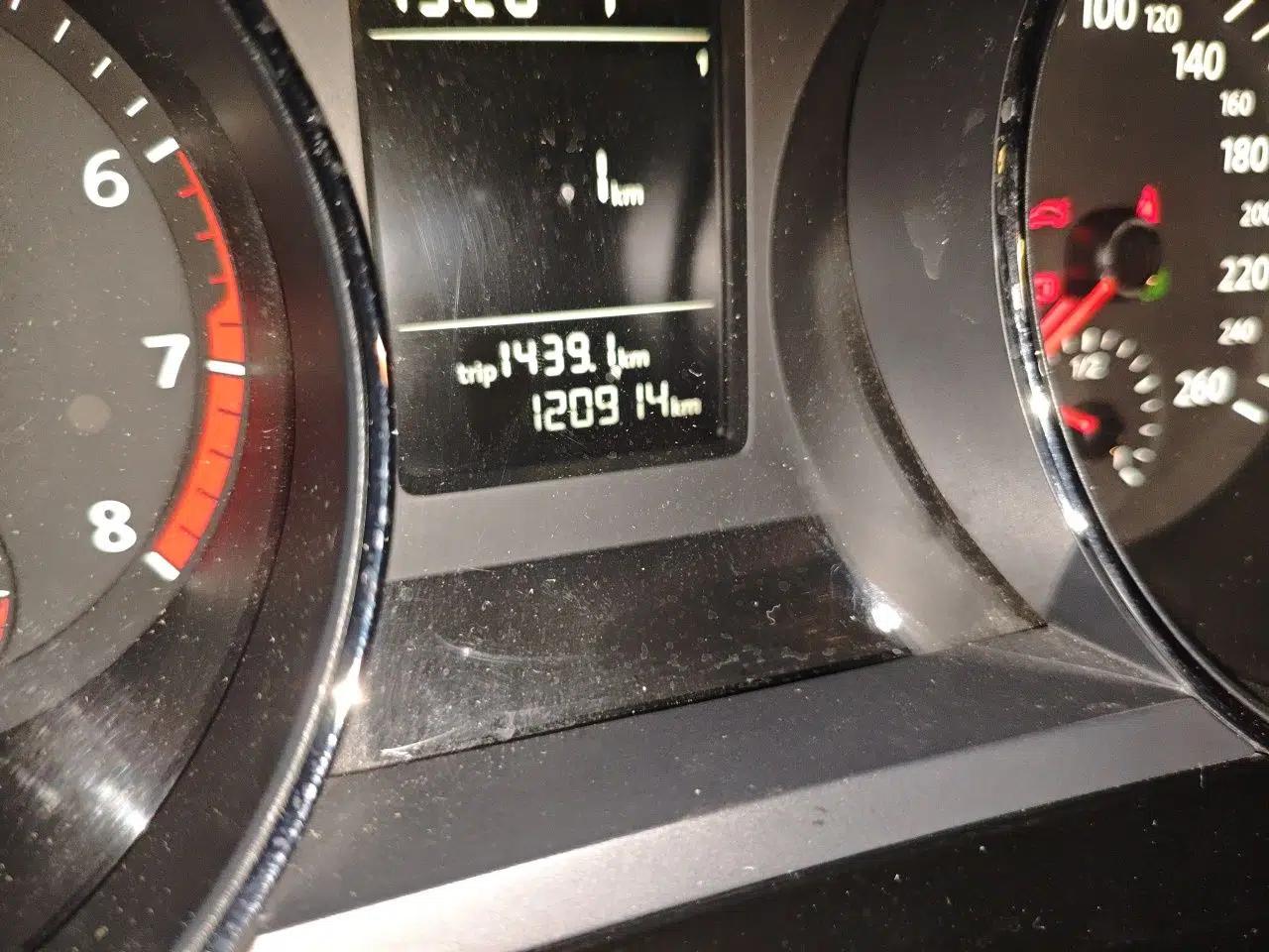 Volkswagen Sagitar 2015 230TSI Automatic Comfort Version — миниатюра 11