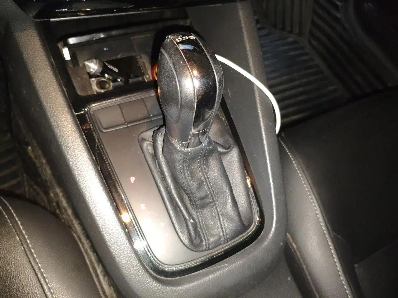 Volkswagen Sagitar 2015 230TSI Automatic Comfort Version — миниатюра 13
