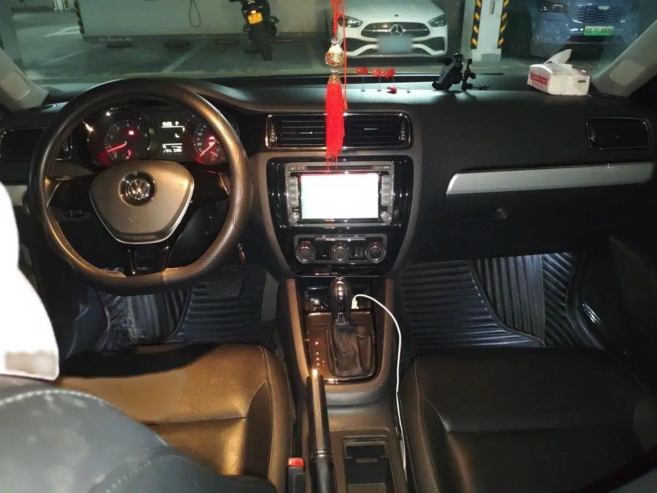Volkswagen Sagitar 2015 230TSI Automatic Comfort Version — миниатюра 18