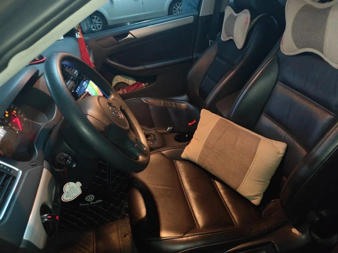 Volkswagen Sagitar 2012 1.6L Automatic Comfort Edition — миниатюра 15