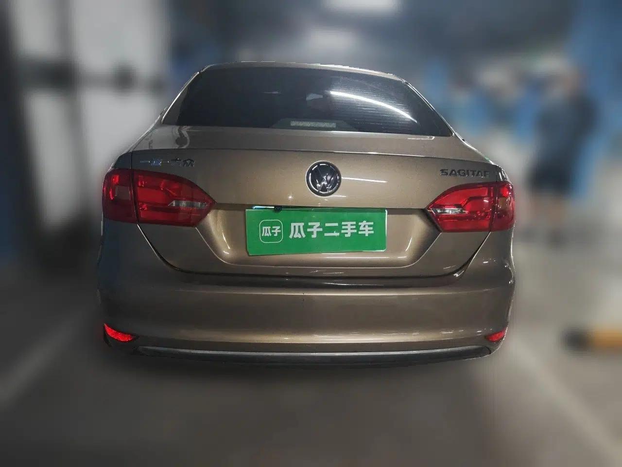 Volkswagen Sagitar 2012 1.6L Automatic Comfort Edition — миниатюра 5