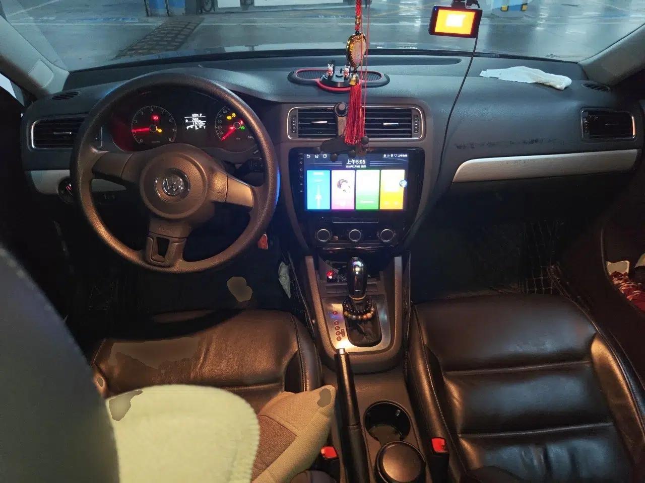 Volkswagen Sagitar 2012 1.6L Automatic Comfort Edition — миниатюра 9