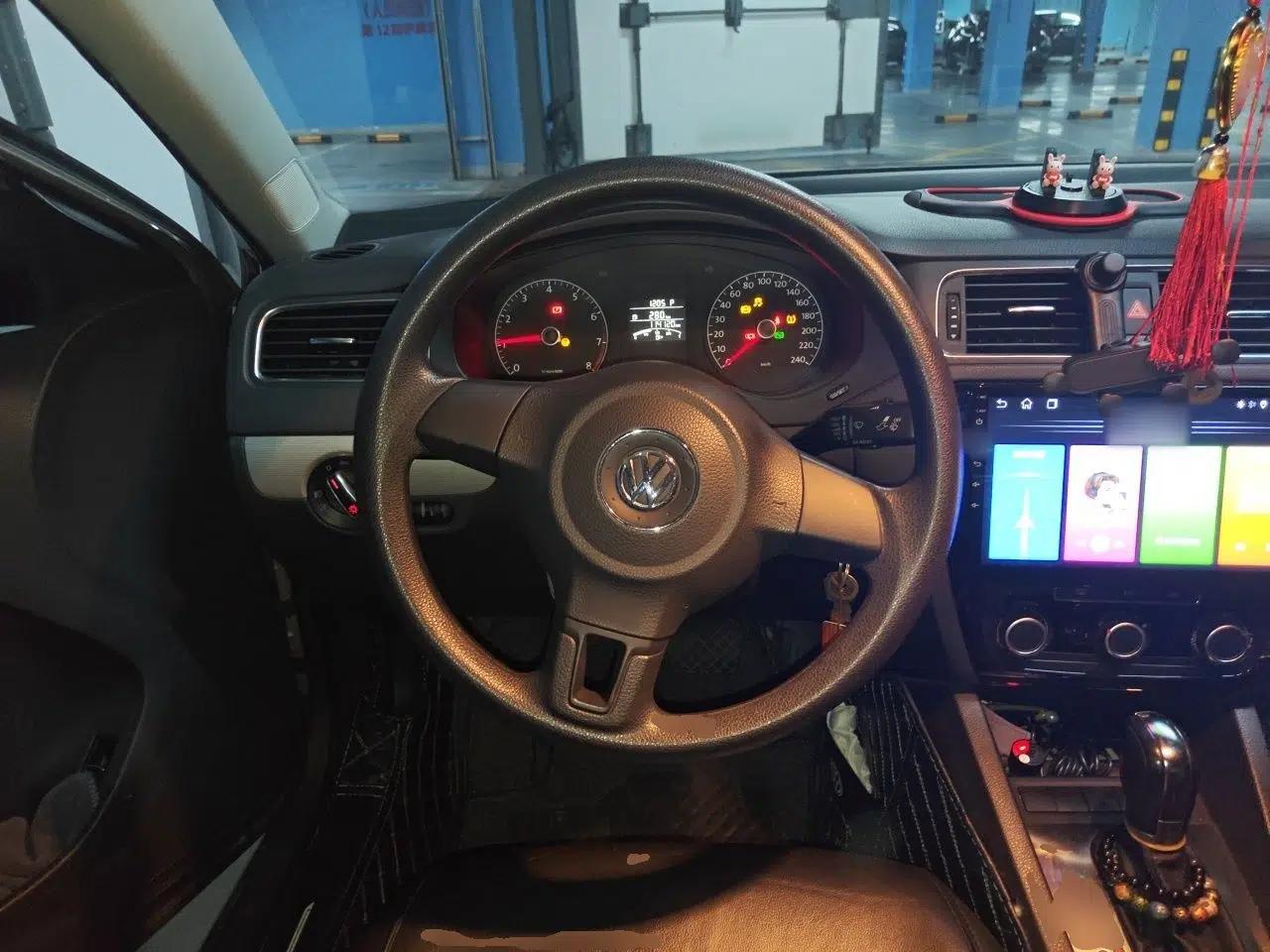 Volkswagen Sagitar 2012 1.6L Automatic Comfort Edition — миниатюра 10