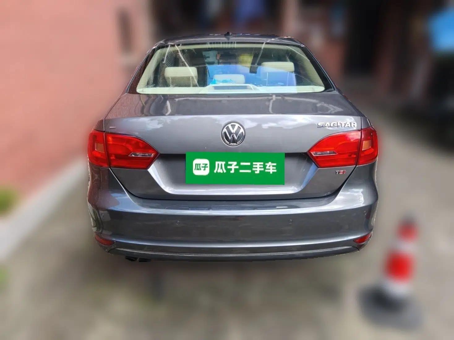 Volkswagen Sagitar 2012 1.8TSI Automatic Flagship Edition — миниатюра 5