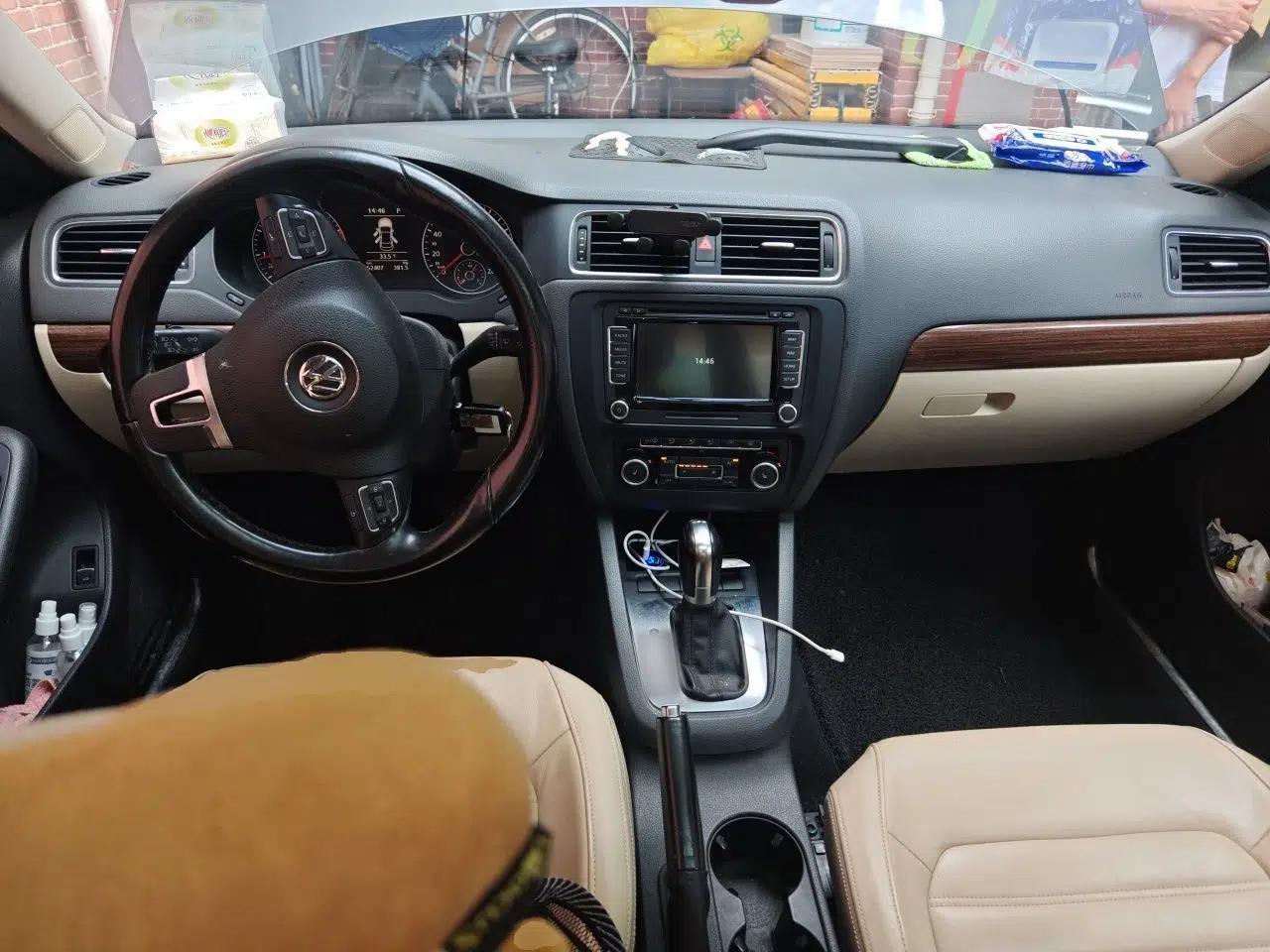 Volkswagen Sagitar 2012 1.8TSI Automatic Flagship Edition — миниатюра 9