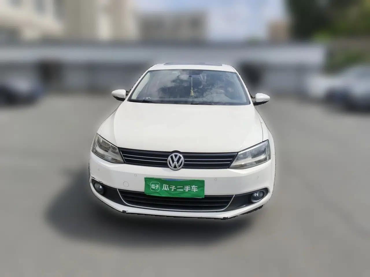 Volkswagen Sagitar 2014 1.4TSI Automatic Luxury Model — миниатюра 2