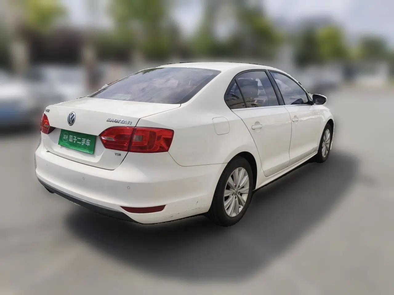 Volkswagen Sagitar 2014 1.4TSI Automatic Luxury Model — миниатюра 6
