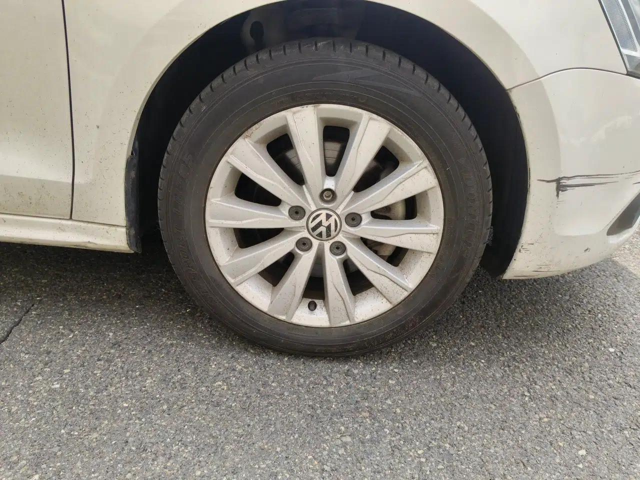 Volkswagen Sagitar 2014 1.4TSI Automatic Luxury Model — миниатюра 8