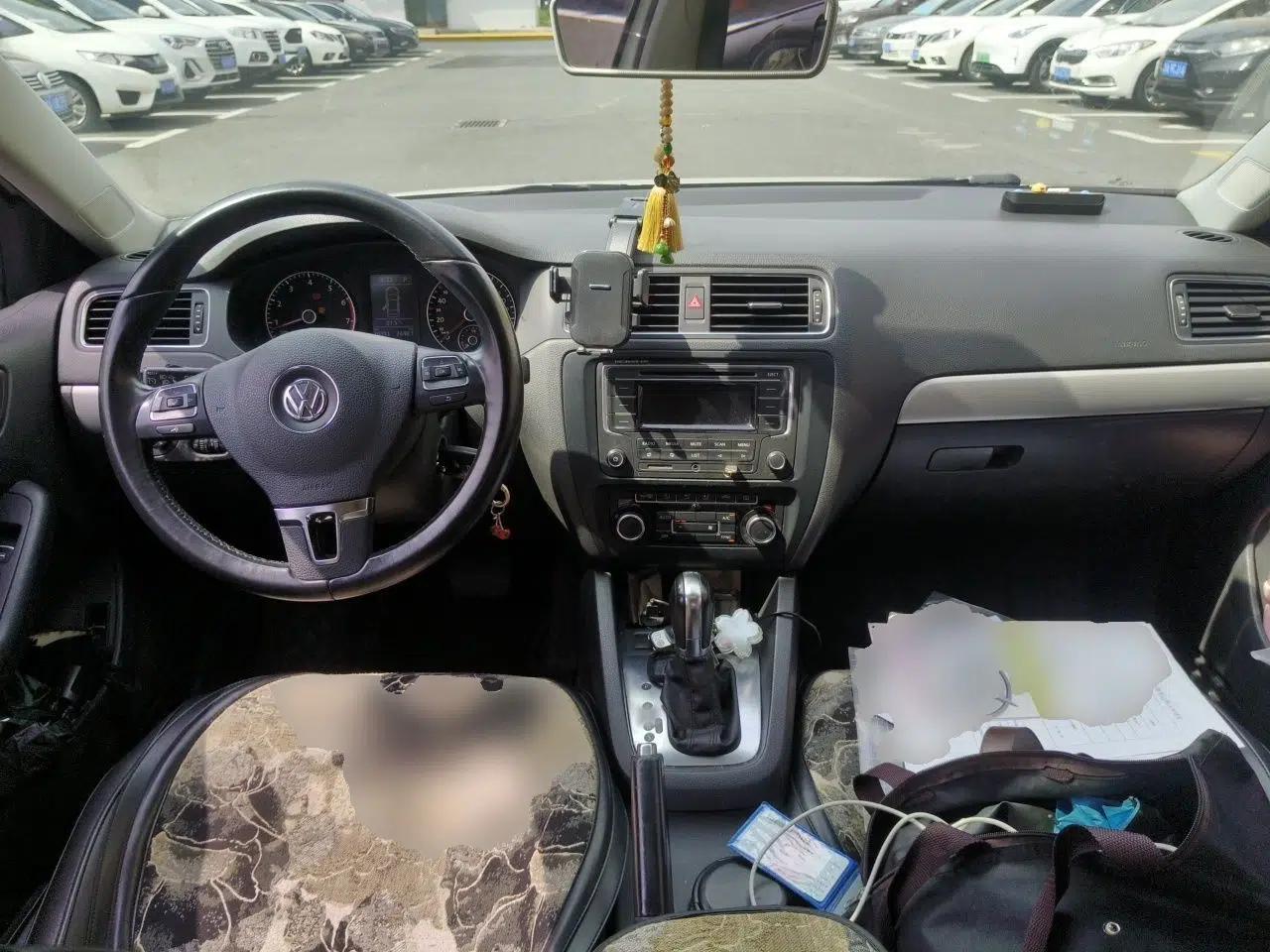 Volkswagen Sagitar 2014 1.4TSI Automatic Luxury Model — миниатюра 9