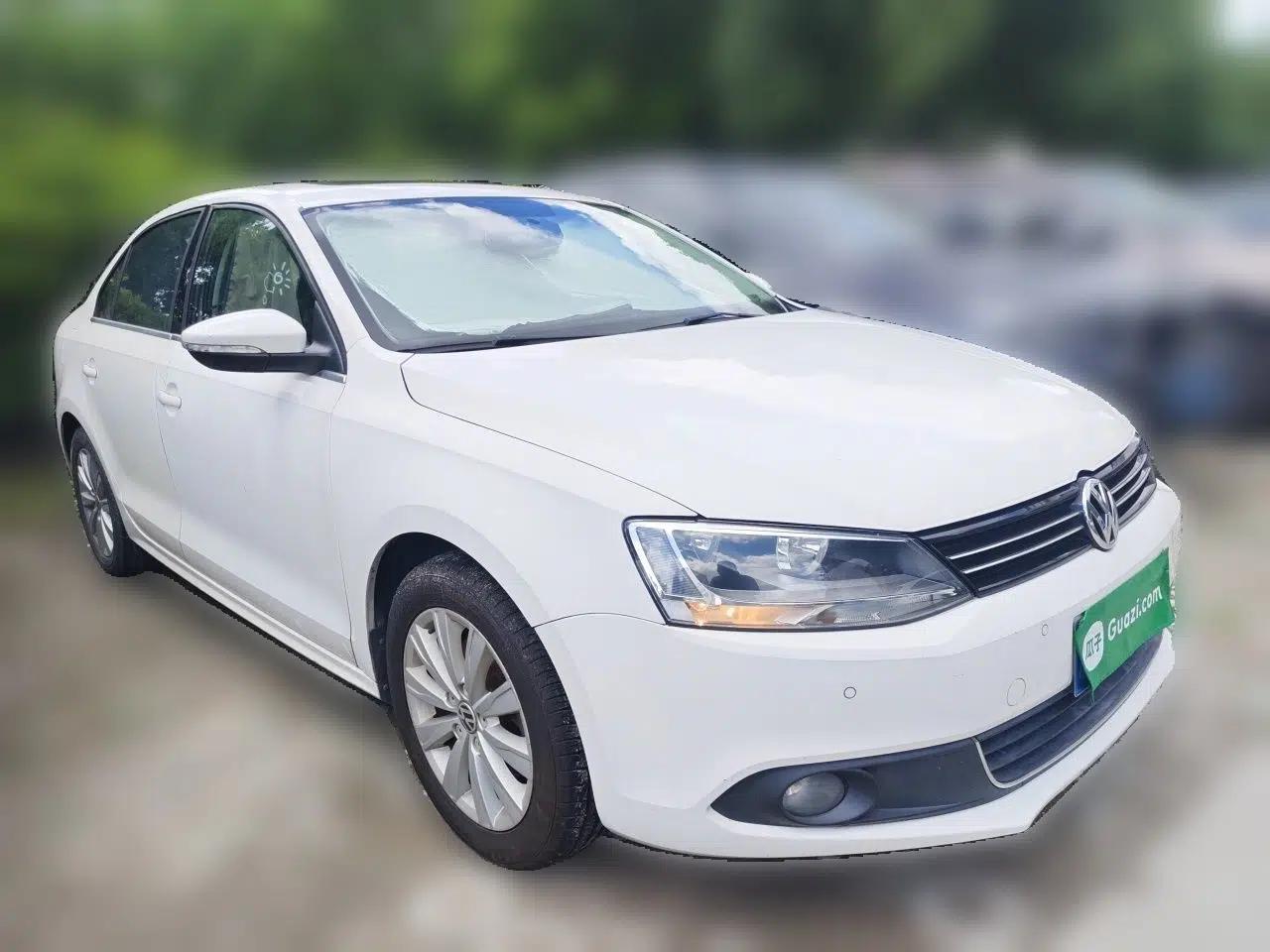 Volkswagen Sagitar 2014 Revised Version 1.4TSI Automatic Luxury Edition — миниатюра 3