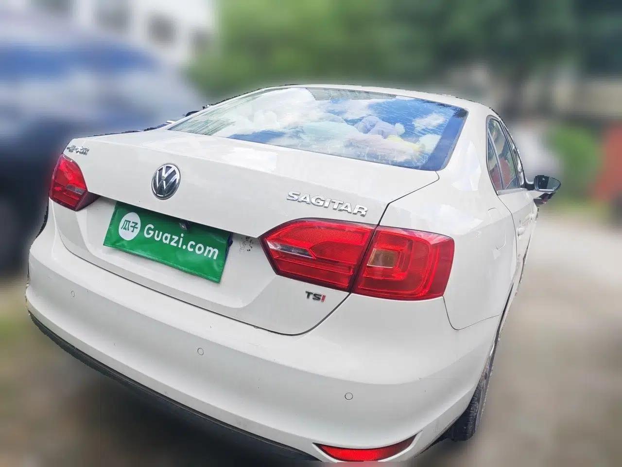 Volkswagen Sagitar 2014 Revised Version 1.4TSI Automatic Luxury Edition — миниатюра 6