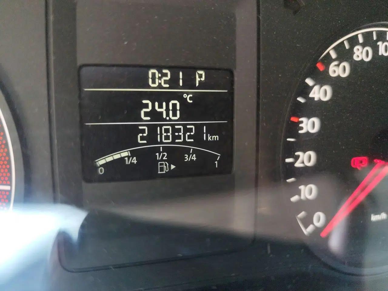 Volkswagen Sagitar 2014 Revised Version 1.6L Automatic Leading Edition — миниатюра 12