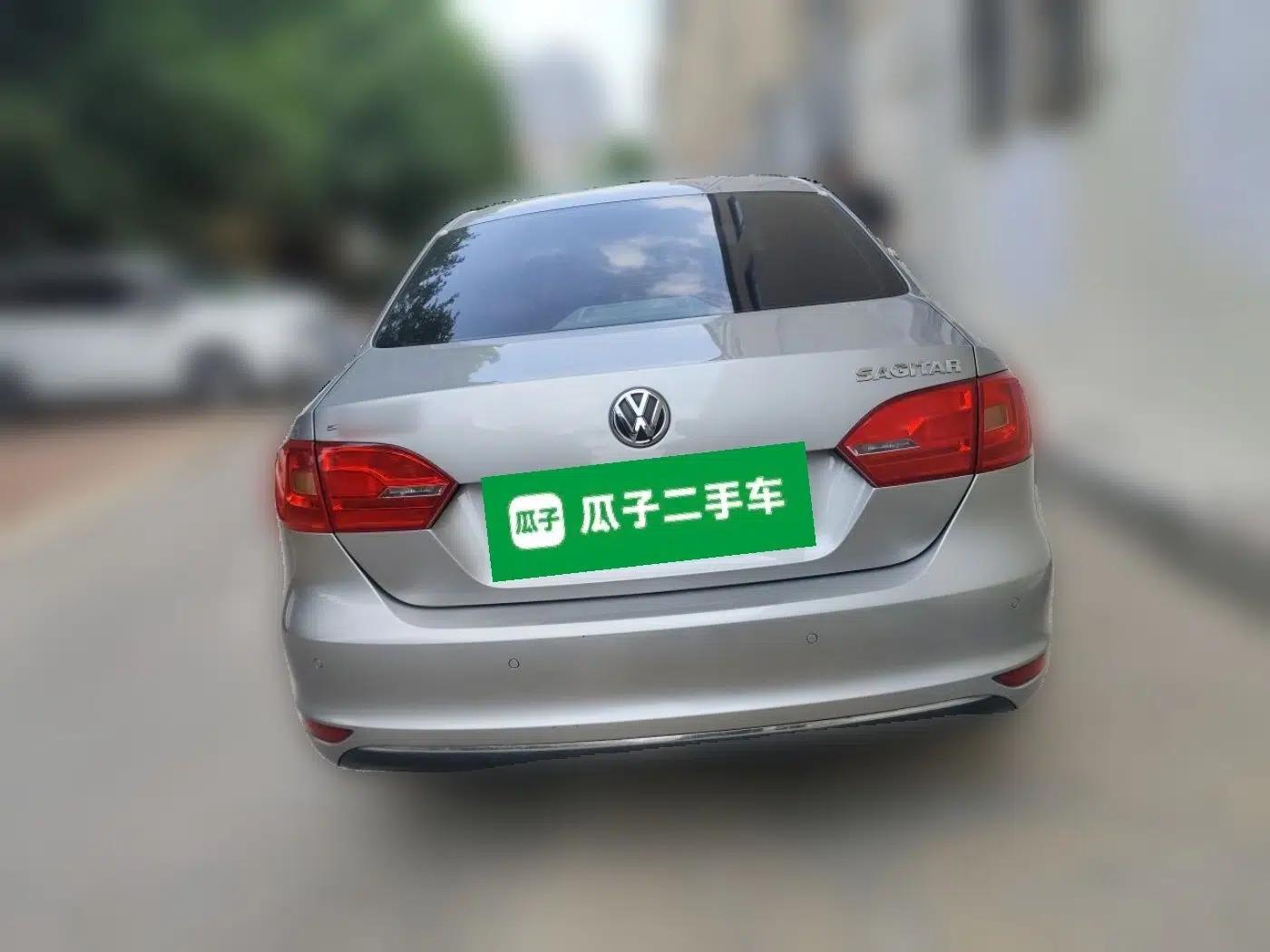 Volkswagen Sagitar 2014 Revised Version 1.6L Automatic Leading Edition — миниатюра 5