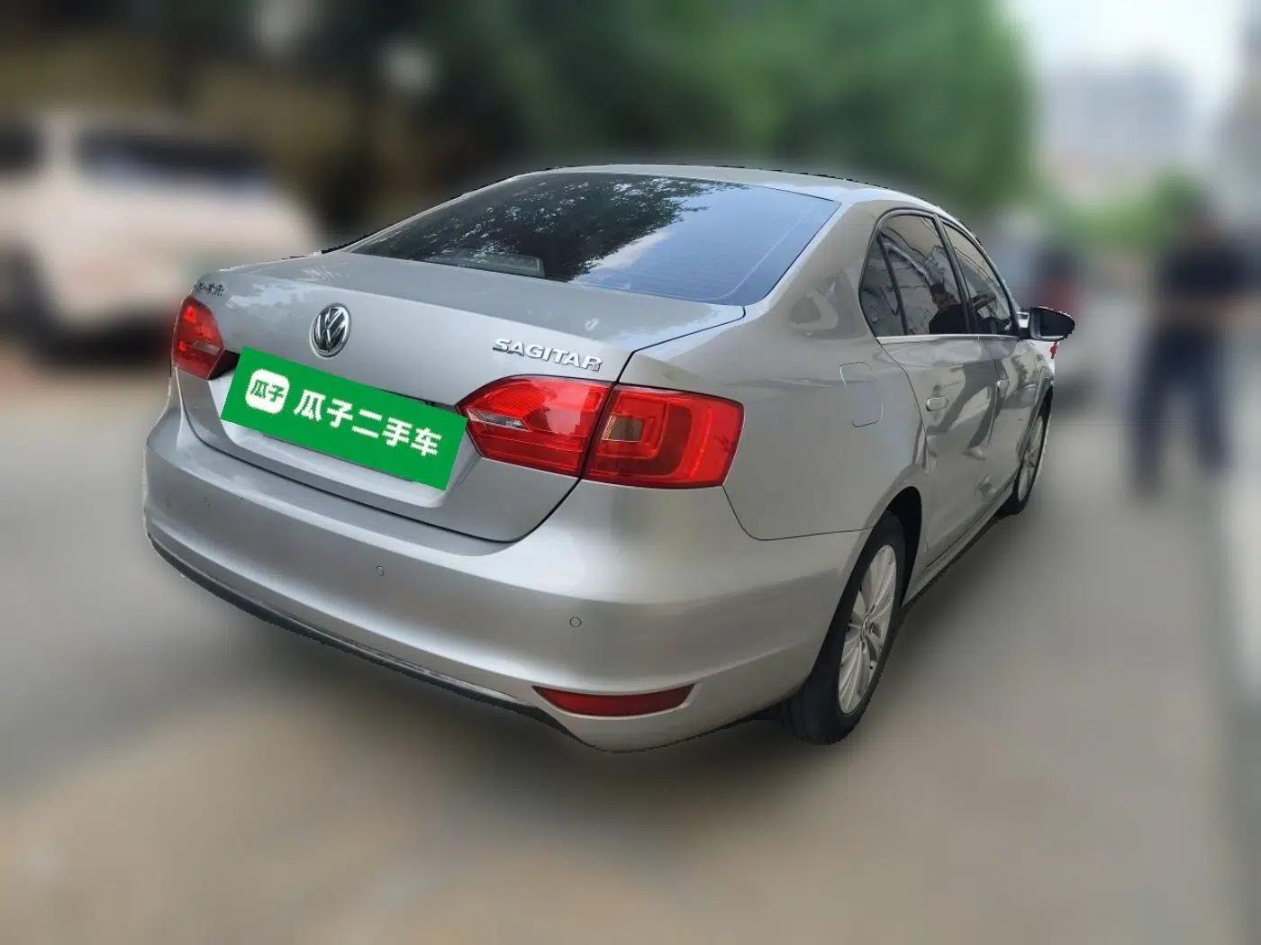 Volkswagen Sagitar 2014 Revised Version 1.6L Automatic Leading Edition — миниатюра 6