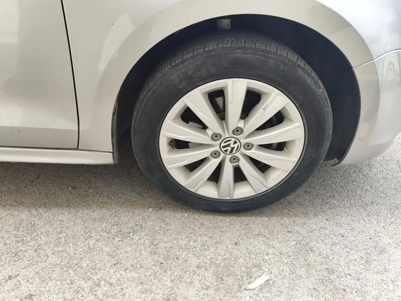 Volkswagen Sagitar 2014 Revised Version 1.6L Automatic Leading Edition — миниатюра 8