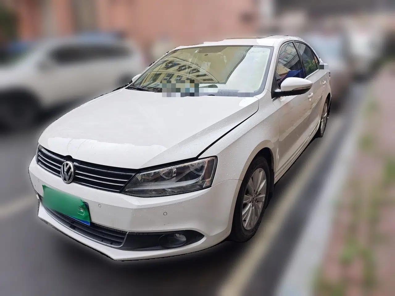 Volkswagen Sagitar 2012 1.4TSI Automatic Luxury Edition — миниатюра 1