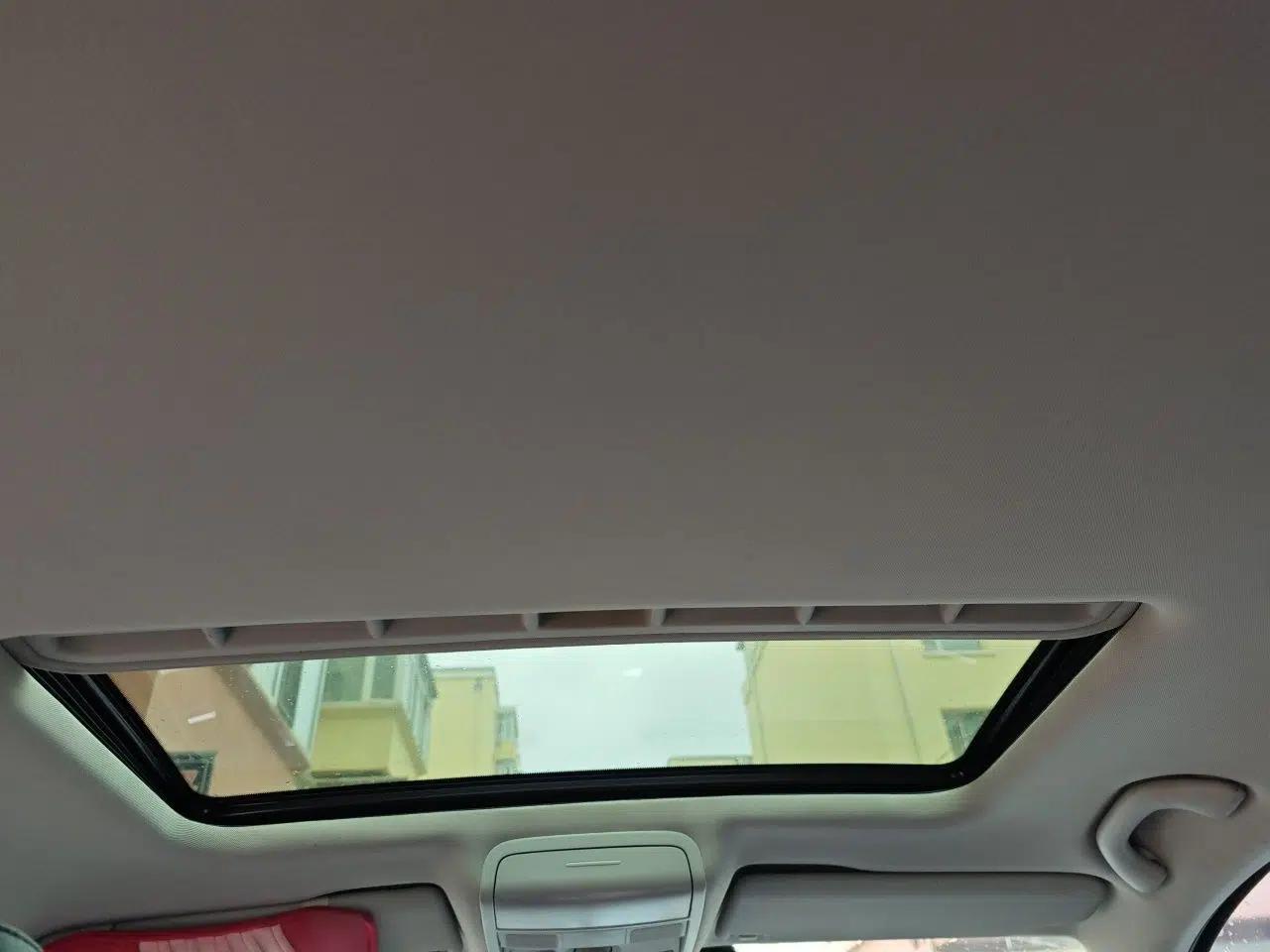 Volkswagen Sagitar 2012 1.4TSI Automatic Luxury Edition — миниатюра 18