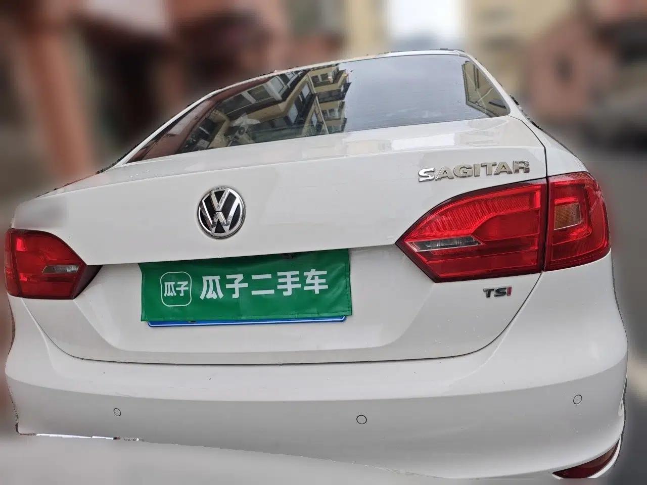 Volkswagen Sagitar 2012 1.4TSI Automatic Luxury Edition — миниатюра 5