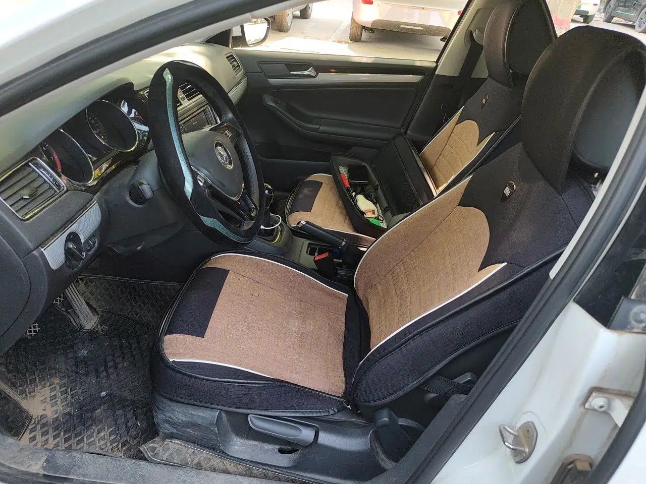 Volkswagen Sagitar 2017 1.6L Manual Comfort Model — миниатюра 15