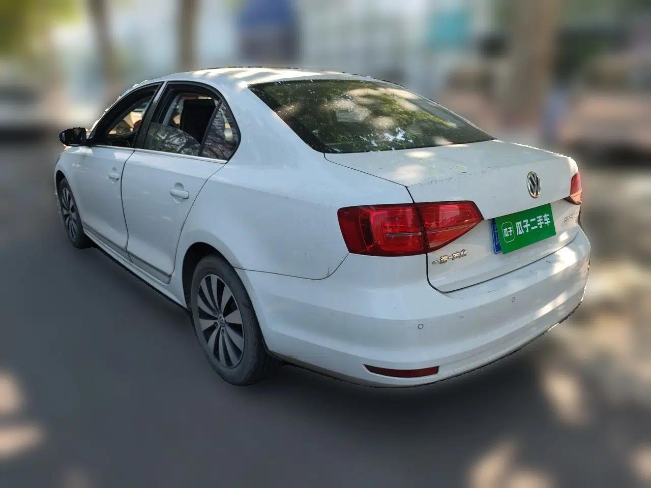 Volkswagen Sagitar 2017 1.6L Manual Comfort Model — миниатюра 4