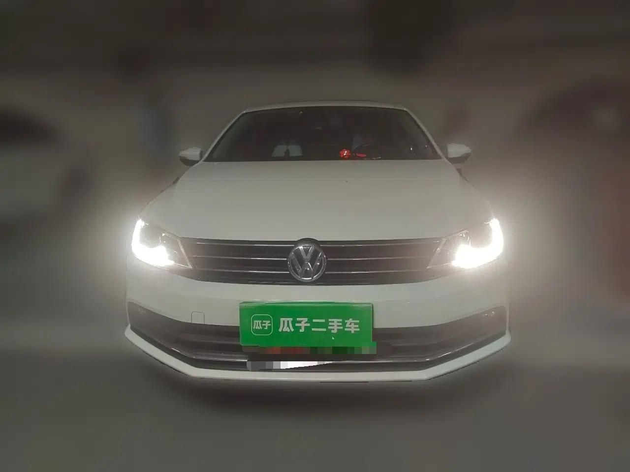 Volkswagen Sagitar 2015 230TSI Automatic Comfort Version — миниатюра 2