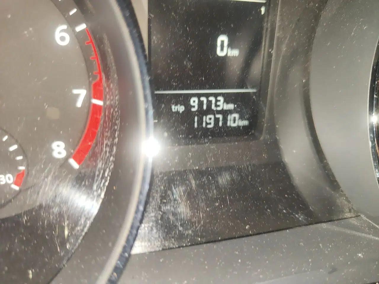 Volkswagen Sagitar 2015 230TSI Automatic Comfort Version — миниатюра 12
