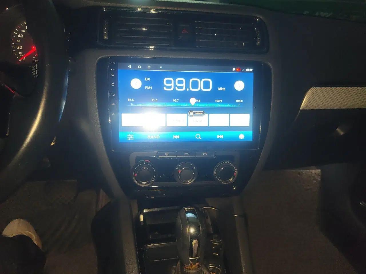 Volkswagen Sagitar 2015 230TSI Automatic Comfort Version — миниатюра 13