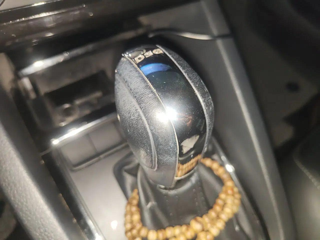Volkswagen Sagitar 2015 230TSI Automatic Comfort Version — миниатюра 14