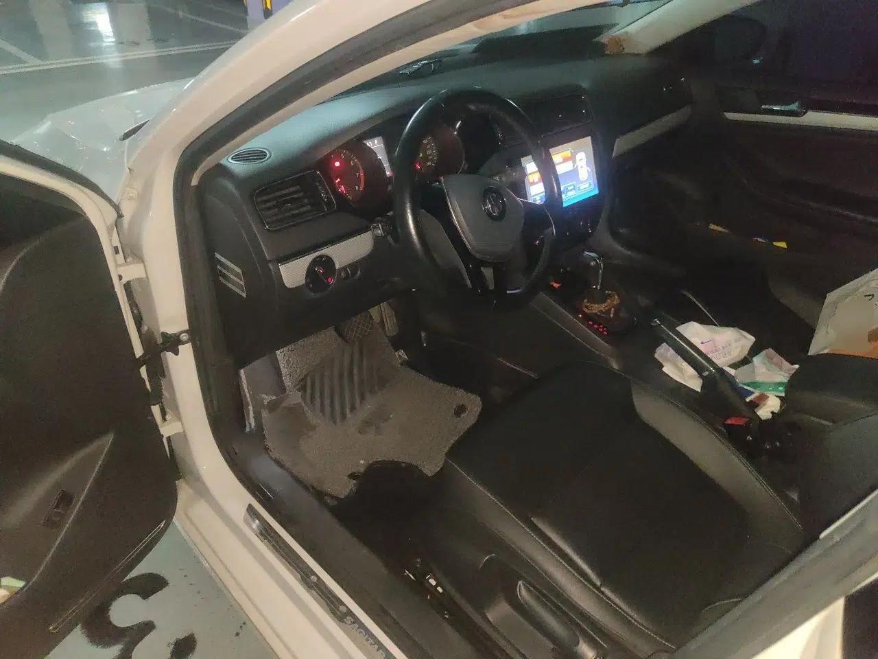 Volkswagen Sagitar 2015 230TSI Automatic Comfort Version — миниатюра 16
