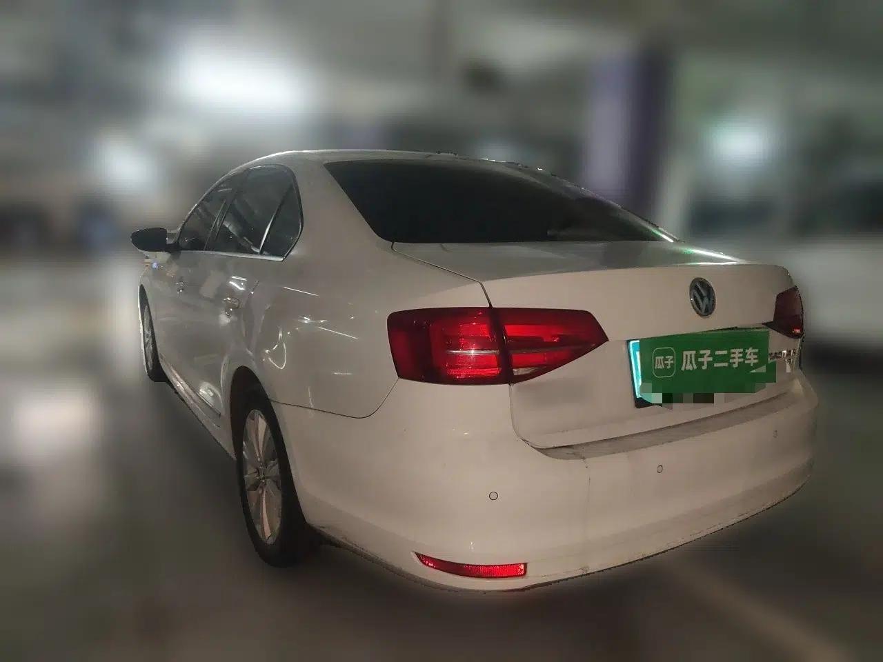 Volkswagen Sagitar 2015 230TSI Automatic Comfort Version — миниатюра 4