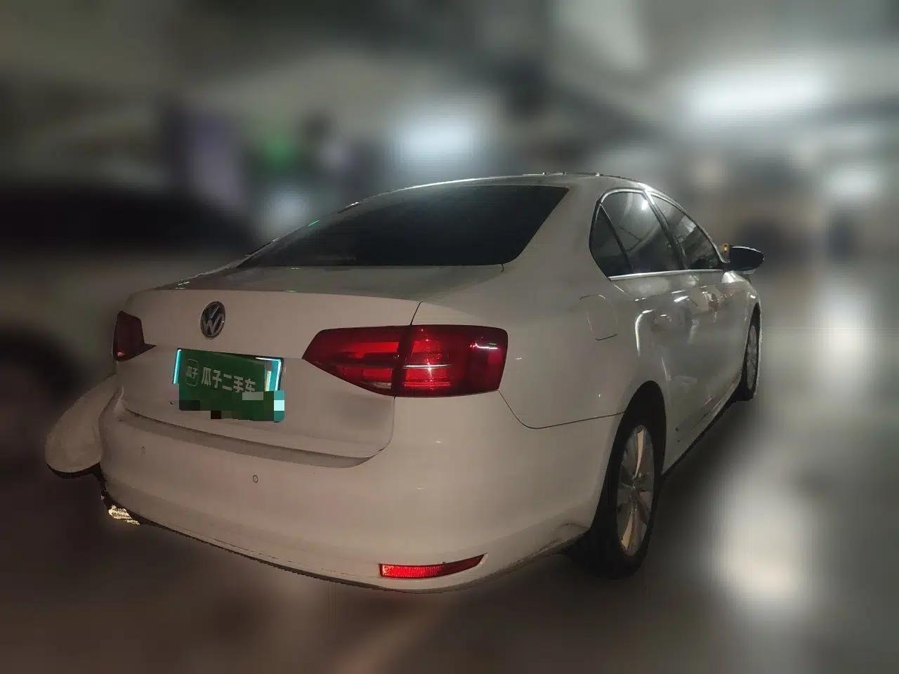 Volkswagen Sagitar 2015 230TSI Automatic Comfort Version — миниатюра 6