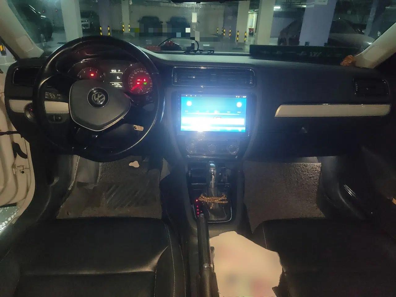 Volkswagen Sagitar 2015 230TSI Automatic Comfort Version — миниатюра 9