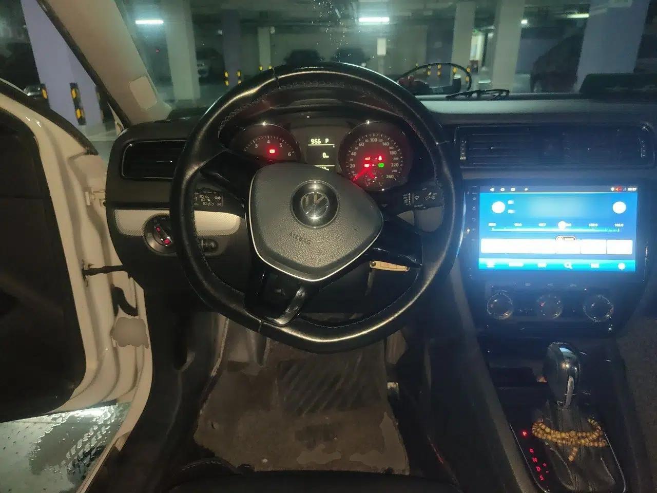 Volkswagen Sagitar 2015 230TSI Automatic Comfort Version — миниатюра 10